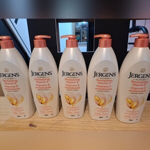 Lot Of 5 New Jergens Oil -Infused Revitalizing Vitamin E Lotion Set